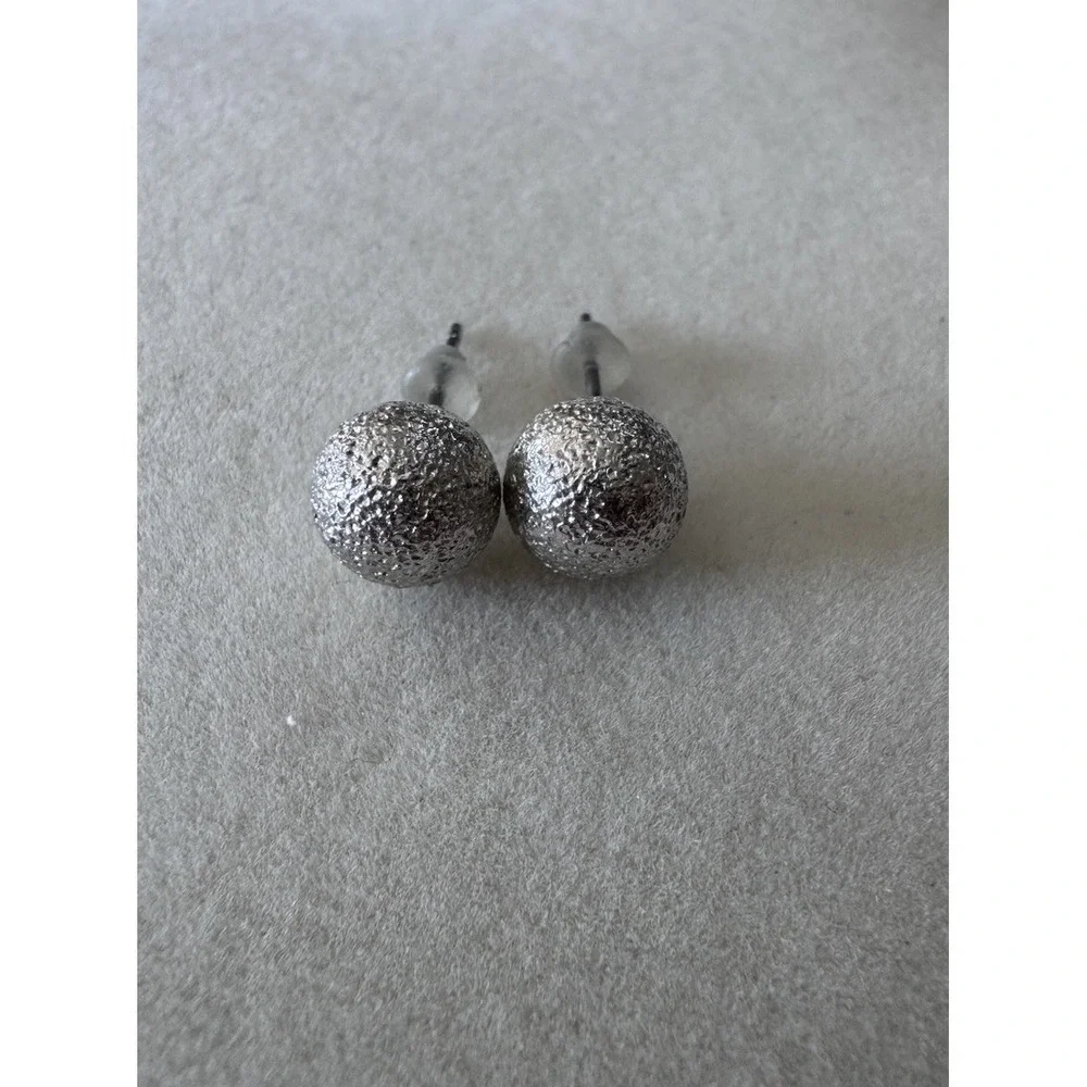 New Sterling Silver Sparkling Silver Ball Studs Earrings NWOT